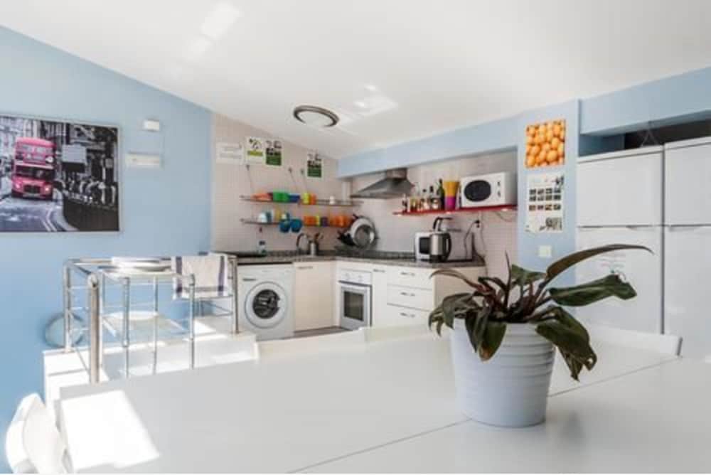 feel hostels soho malaga