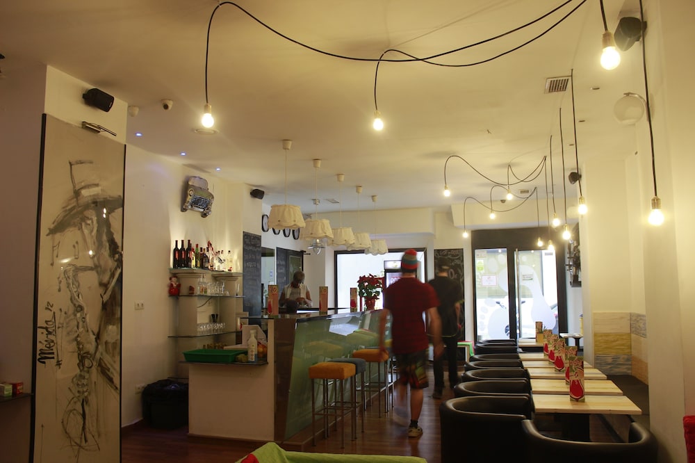 feel hostels soho malaga