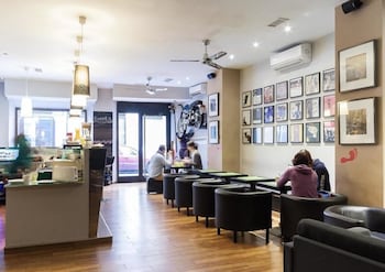 feel hostels soho malaga