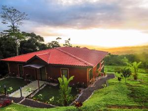 Arenal Waterfall Lodge,Arenal>>Alajuela,3 star