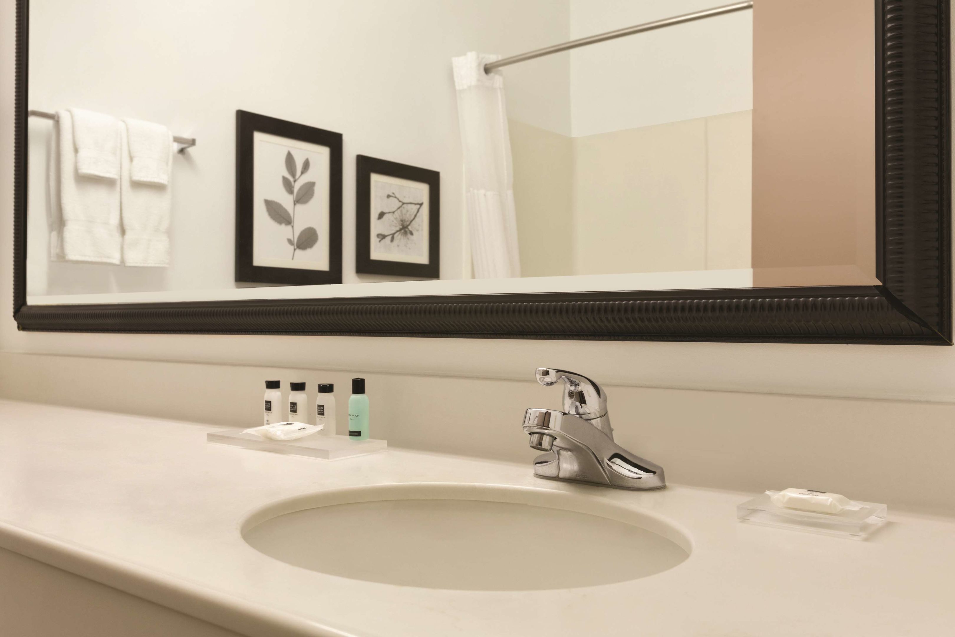 country inn and suites by radisson indianapolis airport south in