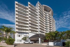 Broadbeach Savannah Hotel & Resort,Gold Coast>>Broadbeach,4 star