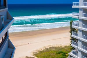 breakers north absolute beachfront apartments