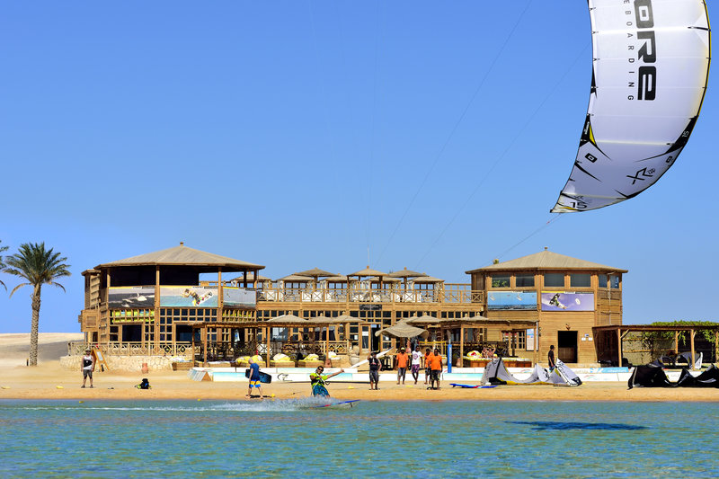 the breakers diving and surfing lodge