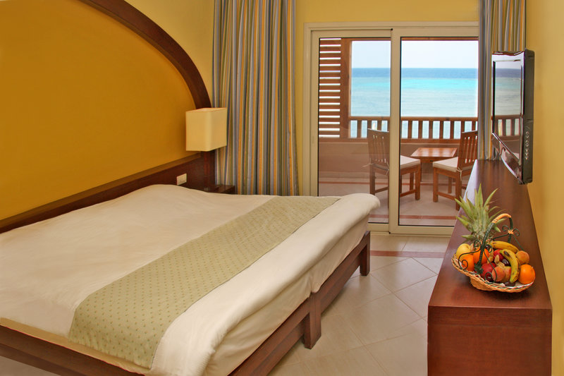 the breakers diving and surfing lodge