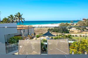 Sand Castles On Currumbin Beach,Currumbin>>Coolangatta,4 star