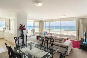 Dorchester On The Beach,Near Surfers Paradise Beach,2 star