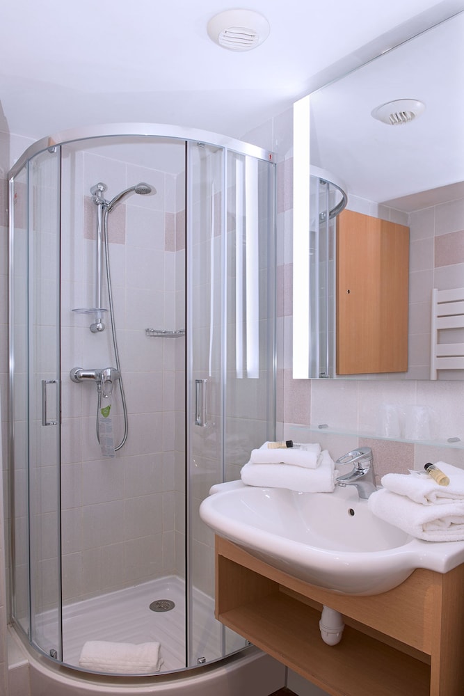 hotel vacances bleues delcloy