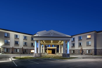 Holiday Inn Express & Suites Salt Lake City-Airport East,Near Wingpointe Golf Course,3 star