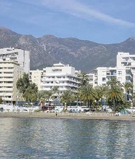 puerto azul marbella
