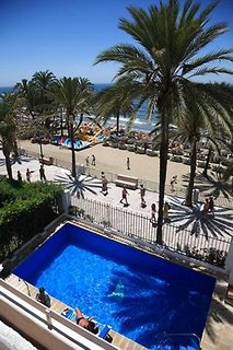 puerto azul marbella