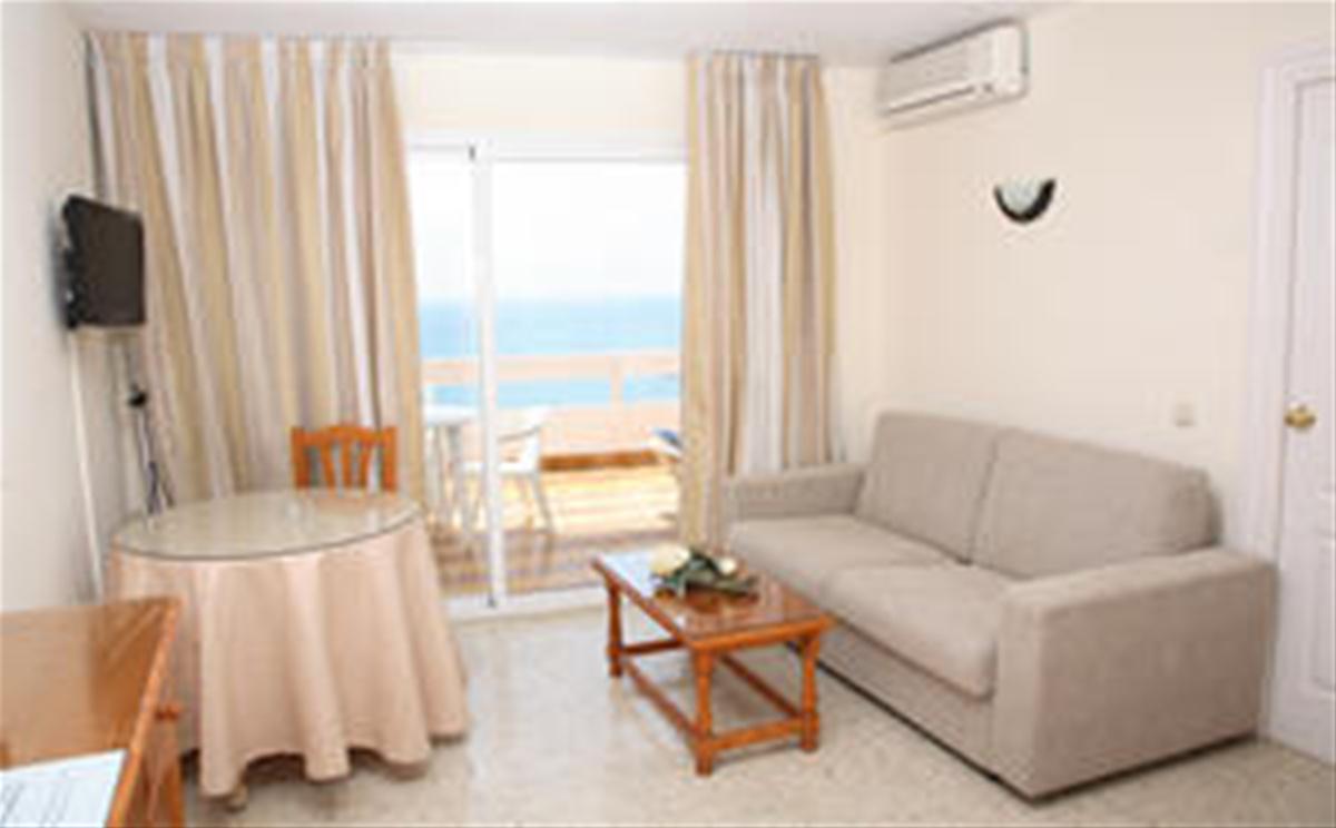 puerto azul marbella