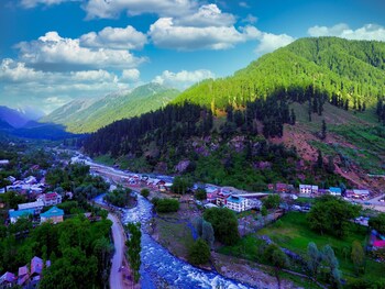 pine spring resort pahalgam duplicate