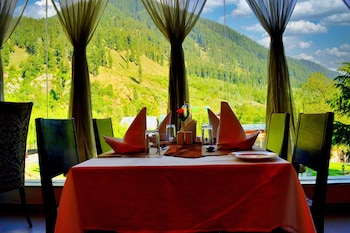 pine spring resort pahalgam duplicate