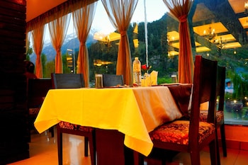 pine spring resort pahalgam duplicate