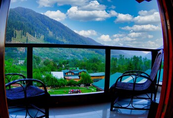 pine spring resort pahalgam duplicate