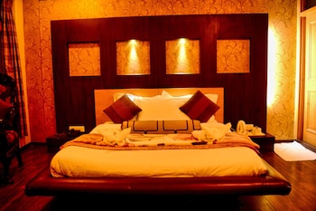 pine spring resort pahalgam duplicate