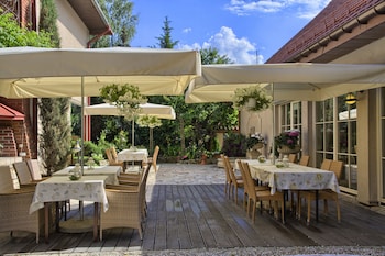 villa estera hotel and restauracja