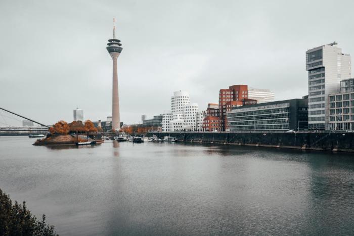 courtyard duesseldorf hafen