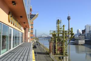 courtyard duesseldorf hafen