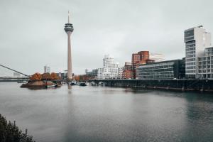 courtyard duesseldorf hafen