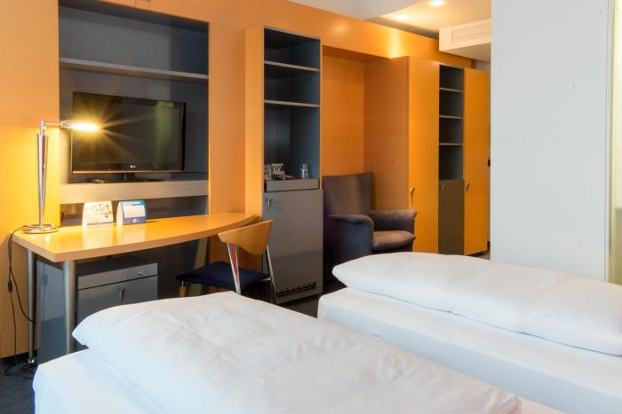 four ratingen dusseldorf airport