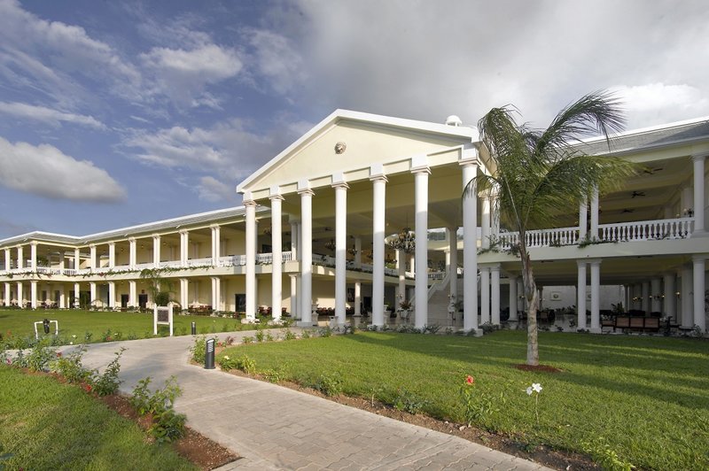 grand palladium lady hamilton resort and spa all inclusive