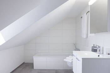 eh apartments saturn