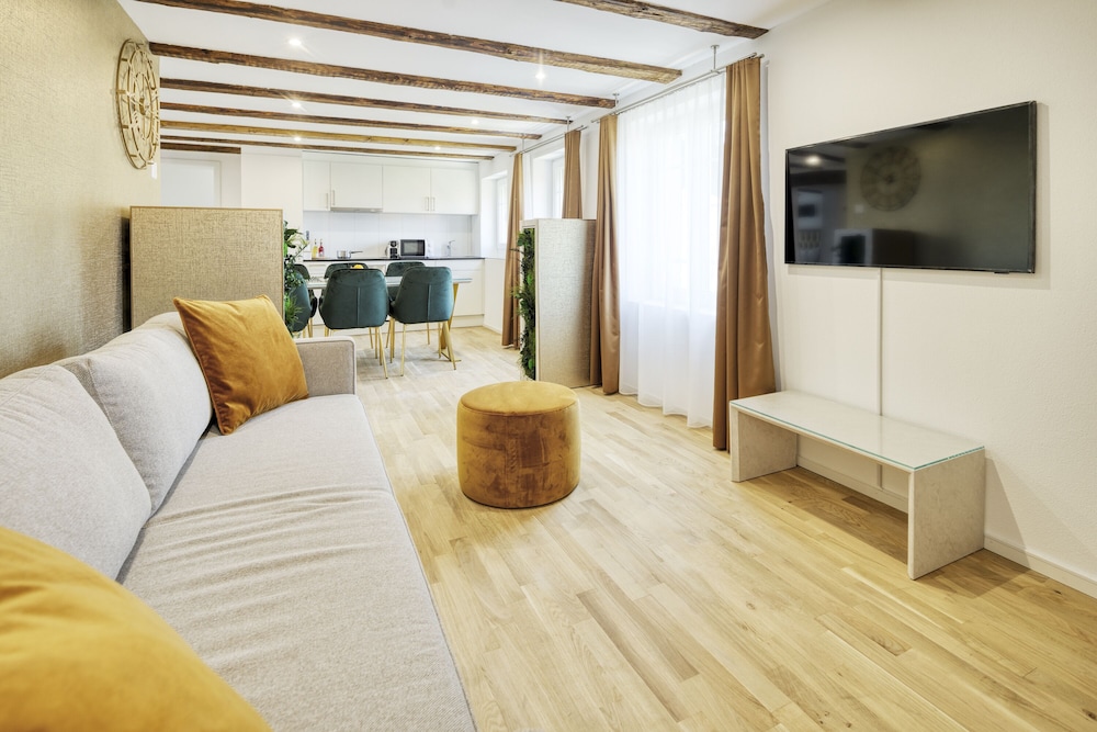 eh apartments saturn