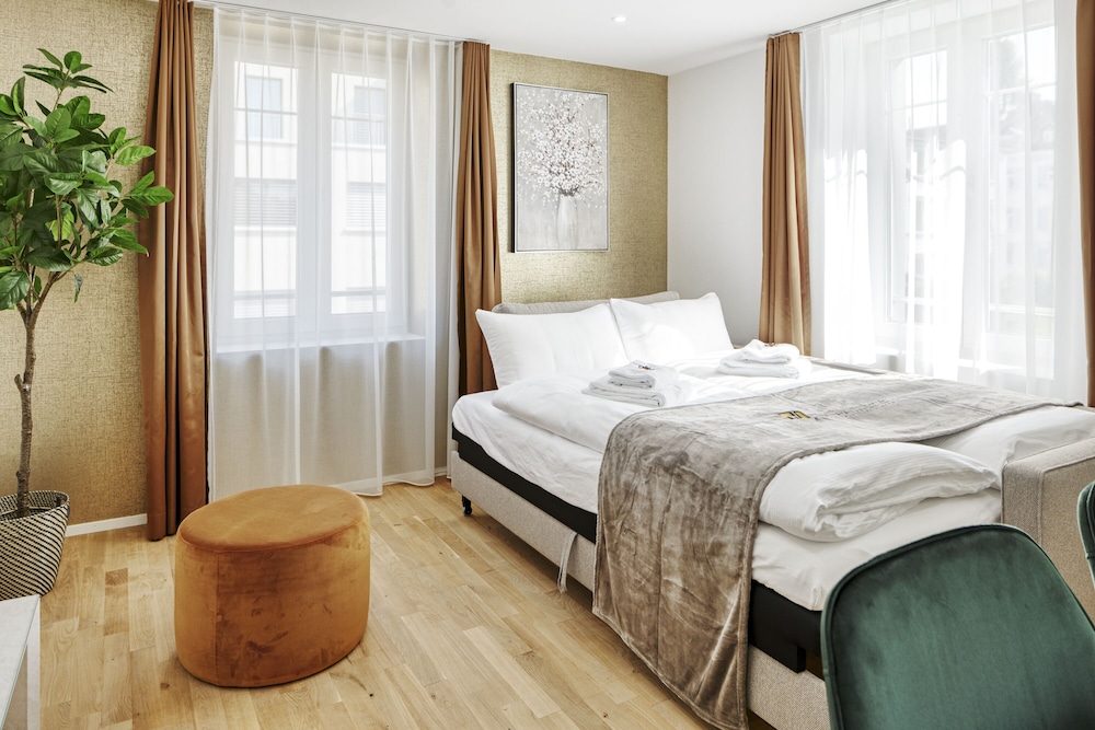 eh apartments saturn