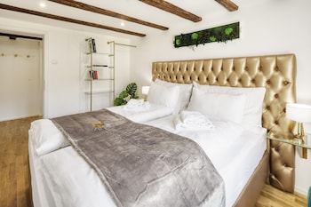 eh apartments saturn