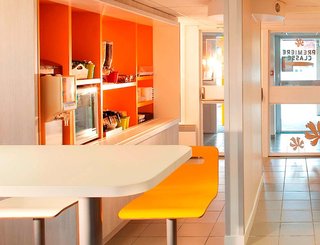 premiere classe versailles saint cyr l ecole