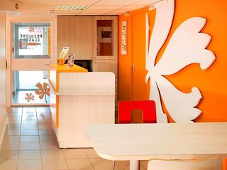 premiere classe versailles saint cyr l ecole