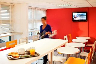 premiere classe versailles saint cyr l ecole