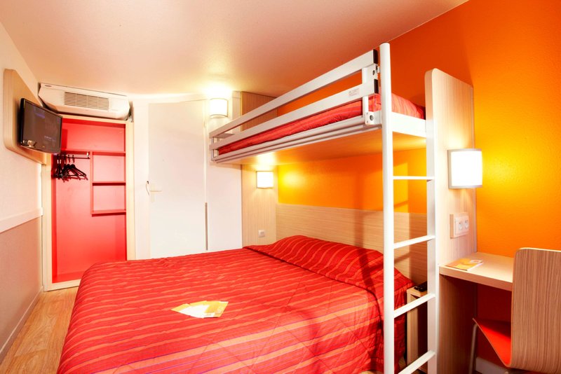 premiere classe versailles saint cyr l ecole