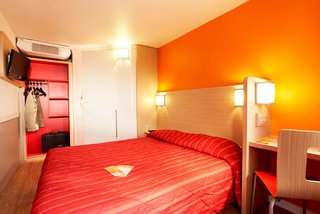 premiere classe versailles saint cyr l ecole