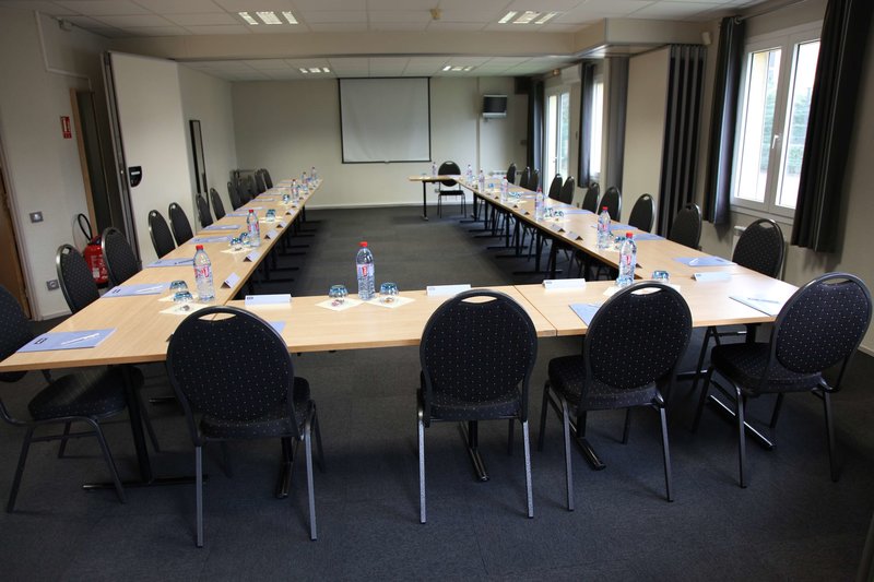 hotel kyriad lyon est bron eurexpo le cottage