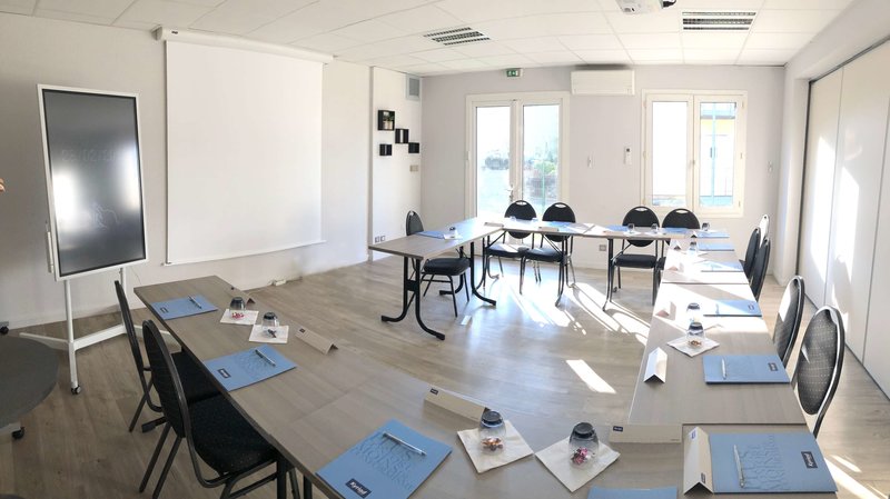 hotel kyriad lyon est bron eurexpo le cottage