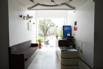 Hotel The Royal Palace,Dakan Kotra>>Udaipur,2.5 star