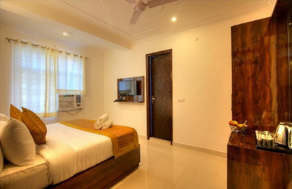 hotel ark avalon plaza delhi airport