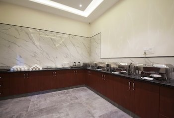 hotel ark avalon plaza delhi airport