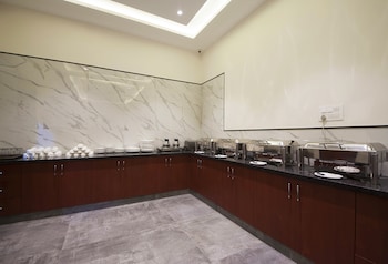hotel ark avalon plaza delhi airport