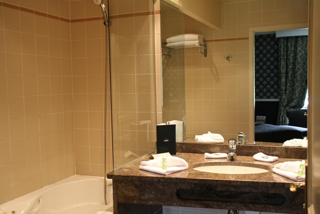 Domaine De Villers Hotel Restaurant & Spa,Near Villers-Sur-Mer Beach,4 star