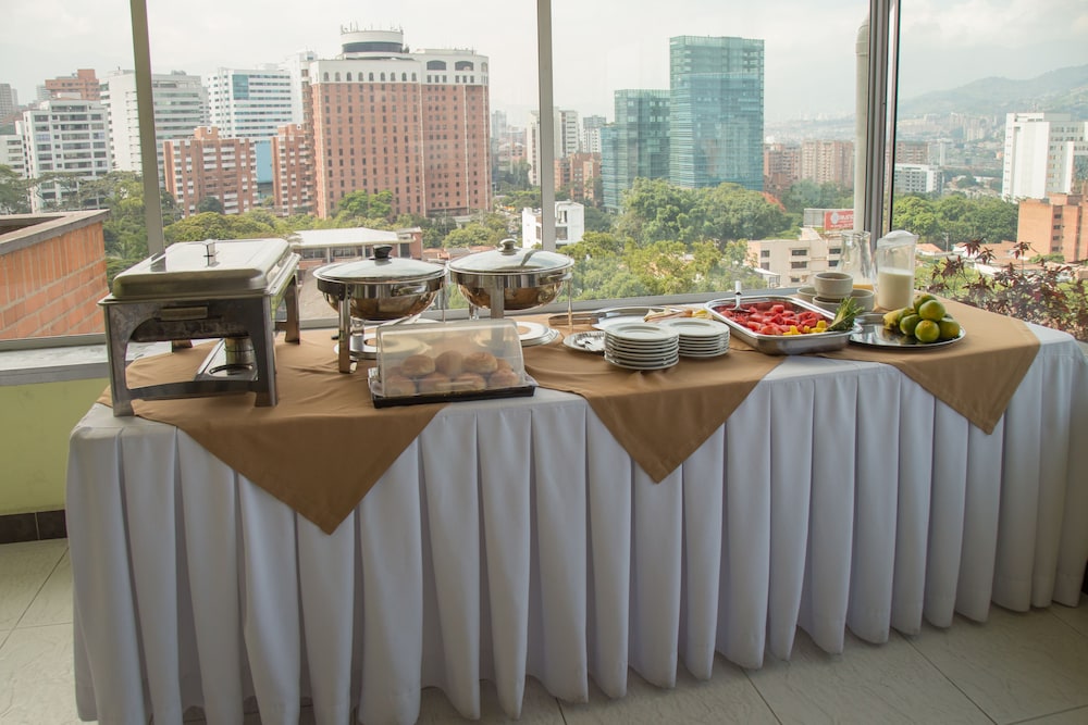 aparta suites torre poblado