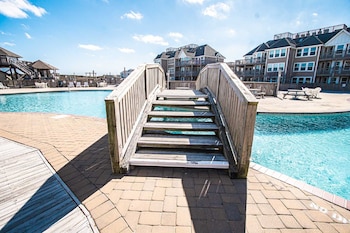 Barrier Island Station,Duck Boardwalk>>Duck,3 star