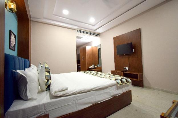 the sky imperial shahi hotels and resort