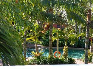 cairns beach resort