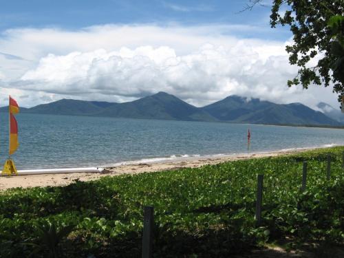 cairns beach resort