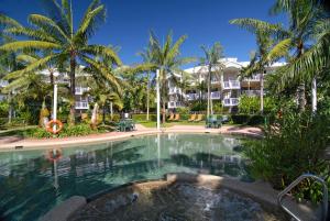 Cairns Beach Resort,Holloways Beach>>Cairns,4 star