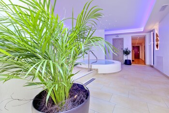 gartenresidence zea curtis